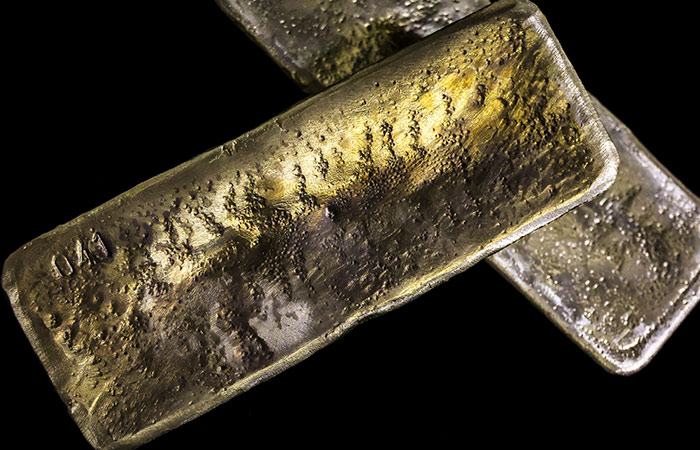 Фьючерсы на золото впервые превысили $5300 за унцию