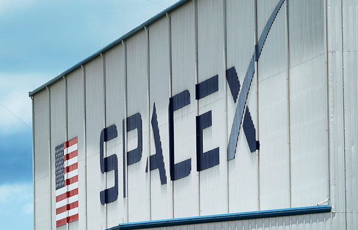 SpaceX близится к слиянию с xAI