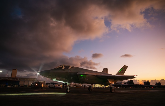 США направили на Ближний Восток группы истребителей F-35A и самолетов РЭБ