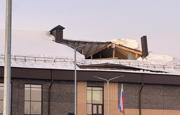 Кровля обрушилась в сельской школе в Новосибирской области