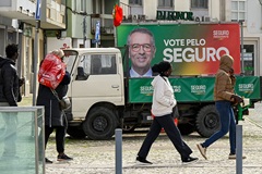 Президент Португалии призвал соотечественников проголосовать на выборах, несмотря на шторм