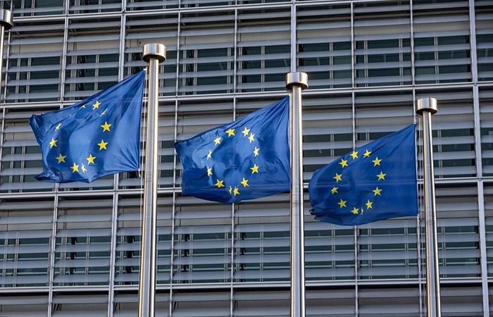 Еврокомиссия предложила план по защите молодежи в интернете