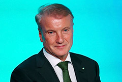 Греф убежден в возможности передать машинам все банковские процессы