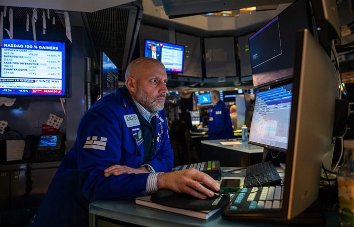 Dow Jones обновил рекорд, S&P 500 и Nasdaq снизились во вторник