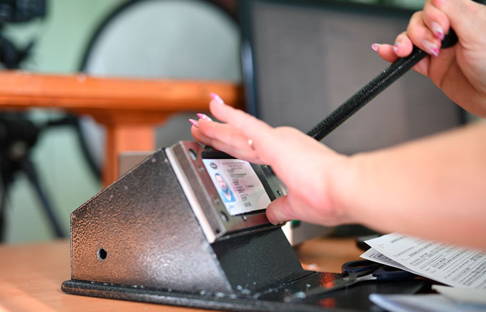 В Подмосковье из-за сбоя остановили выдачу водительских прав