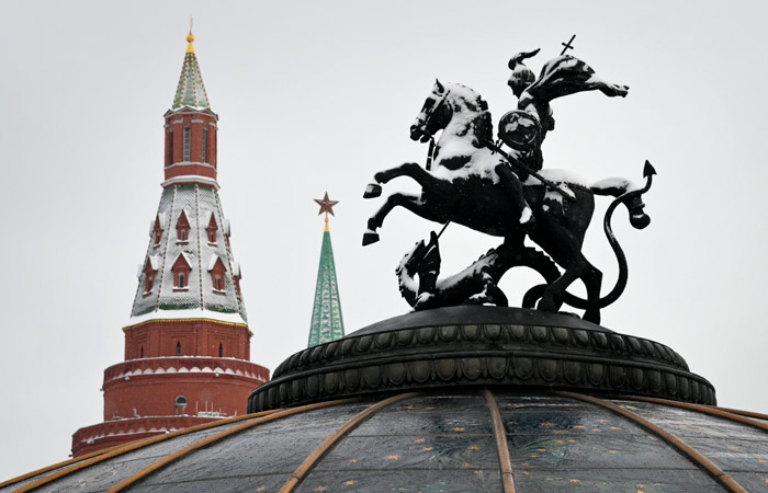 Три фонтана на Манежной площади в Москве капитально отремонтируют