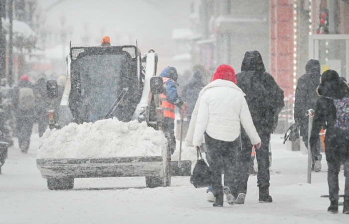 Москвичей предупредили о пробках в пятницу из-за снега и святого Валентина