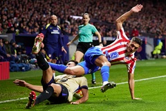 "Атлетико" разгромил "Барселону" в Кубке Испании по футболу