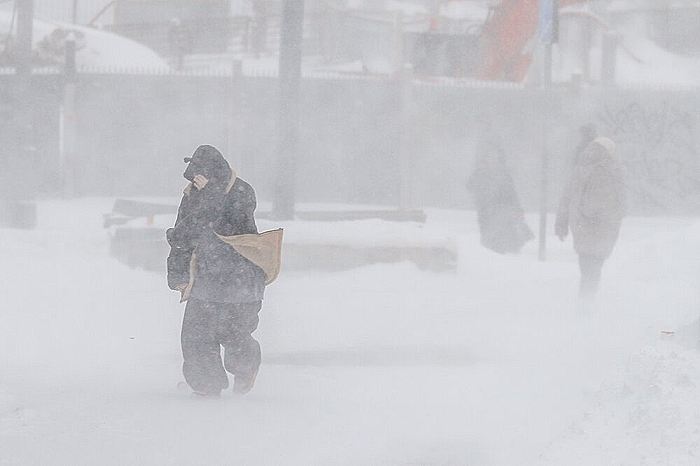 Жителей Москвы и Подмосковья предупредили о возможной метели в понедельник