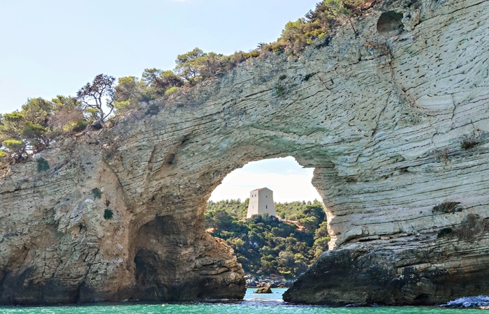 В Апулии из-за шторма обрушилась "Арка влюблённых"