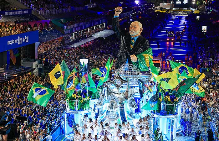 В Рио школу самбы обвинили в агитации из-за шествия в честь Лулы да Силвы