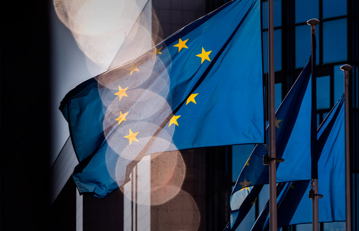 ЕК хочет на следующей неделе завершить юридическую процедуру по кредиту Киеву в 90 млрд евро