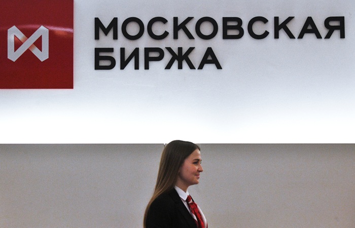 Рынок акций РФ открылся в утреннюю сессию ростом индекса IMOEX2 на 0,26%