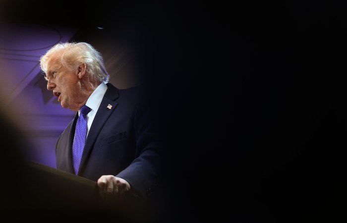 Трамп решил поднять "глобальные" пошлины с 10% до 15%