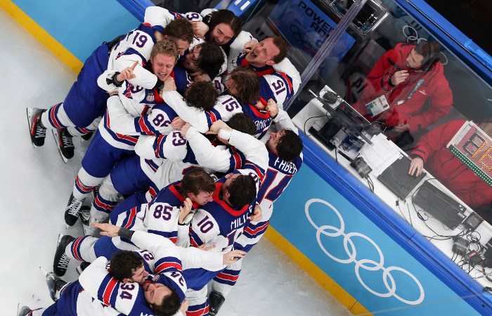 Сборная США по хоккею обыграла Канаду и завоевала золото ОИ
