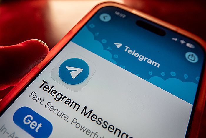 В Кремле заявили о большом количестве опасного контента в Telegram