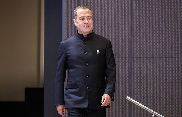 Медведев заявил, что РФ использует ядерное оружие при получении Киевом таких вооружений