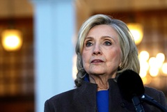 Хиллари Клинтон в Конгрессе США опровергла информацию о знакомстве с Эпштейном
