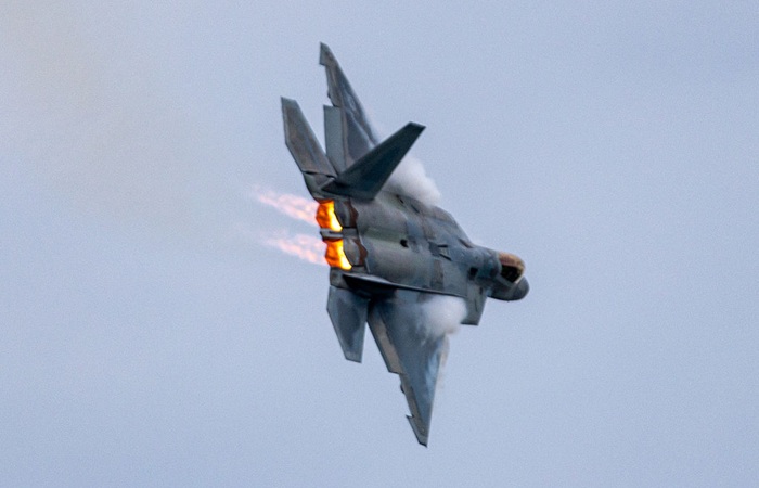 США перебросили в Британию две эскадрильи истребителей для отправки на Ближний Восток