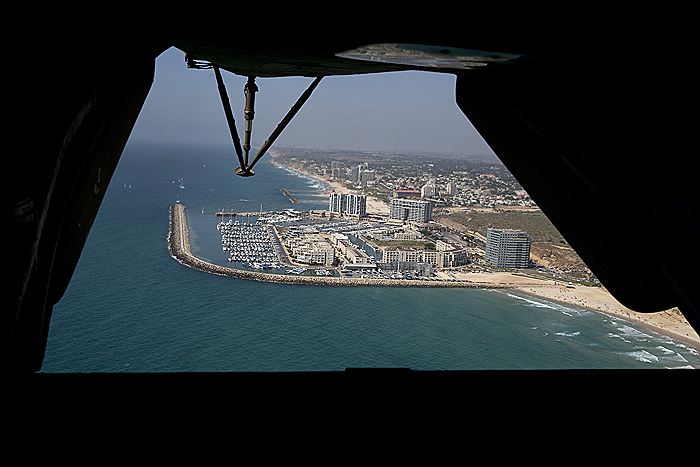 Израиль закрыл воздушное пространство для гражданских рейсов