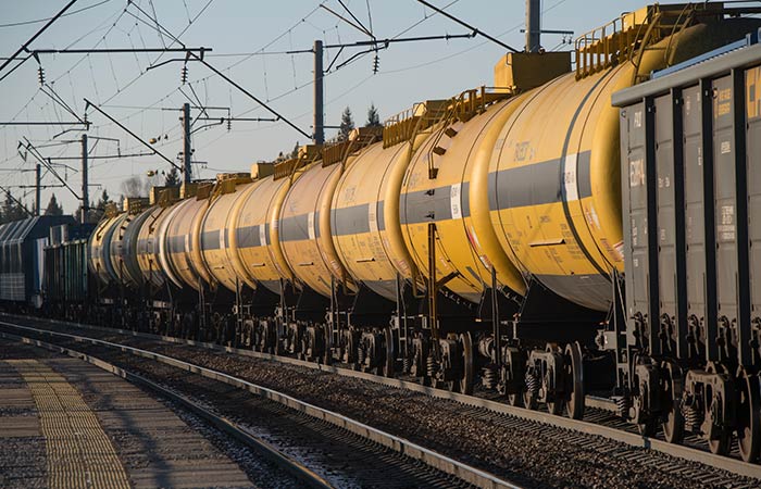 Власти РФ обсуждают возврат к запрету экспорта бензина на фоне роста цен