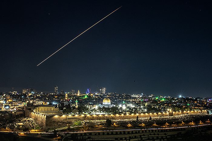 Шесть человек погибли близ Иерусалима при иранском ракетном ударе