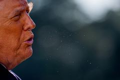 Трамп утверждает, что США потопили девять иранских кораблей, разрушили штаб ВМС