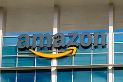 Работа облачного сервиса Amazon на Ближнем Востоке нарушена из-за попадания "объектов" в ЦОД в ОАЭ