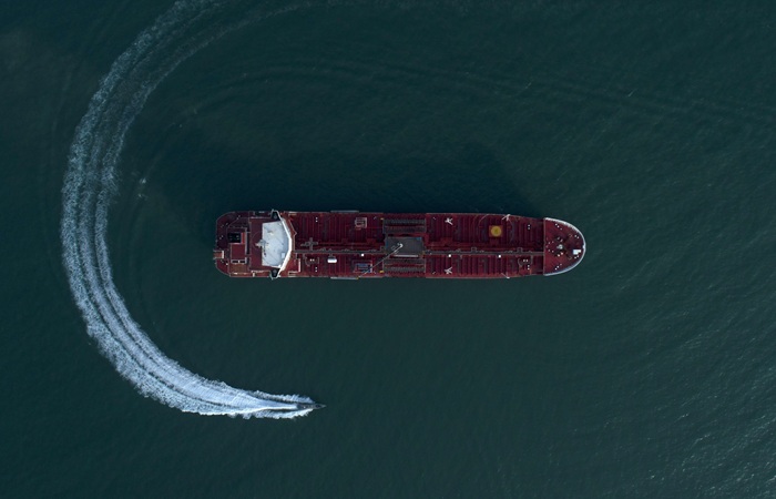 В КСИР заявляют о готовности остановить движение танкеров с нефтью через Ормузский пролив