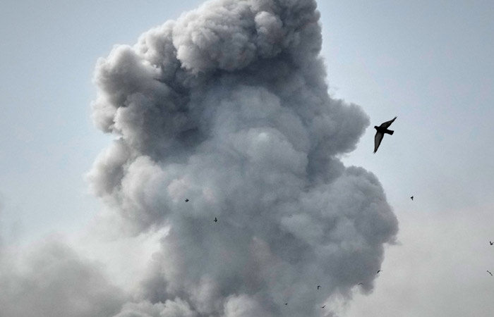 Израиль нанес удары по правительственным зданиям в Тегеране и по офису президента