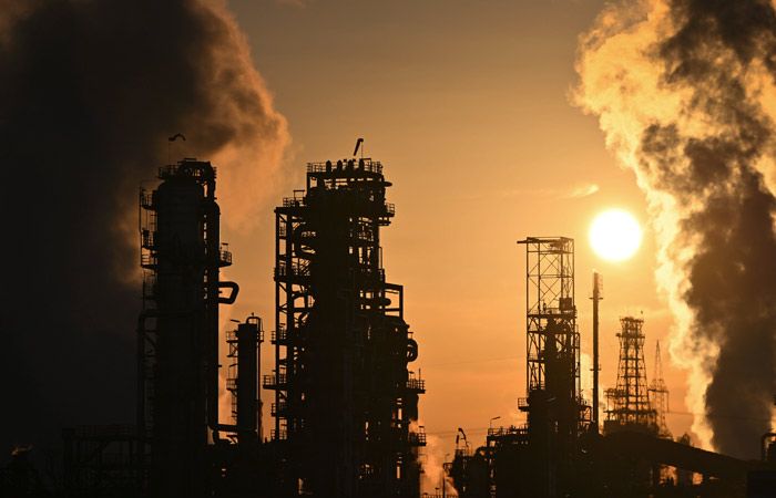 Цена Brent приближается к $84 за баррель впервые с лета 2024 года