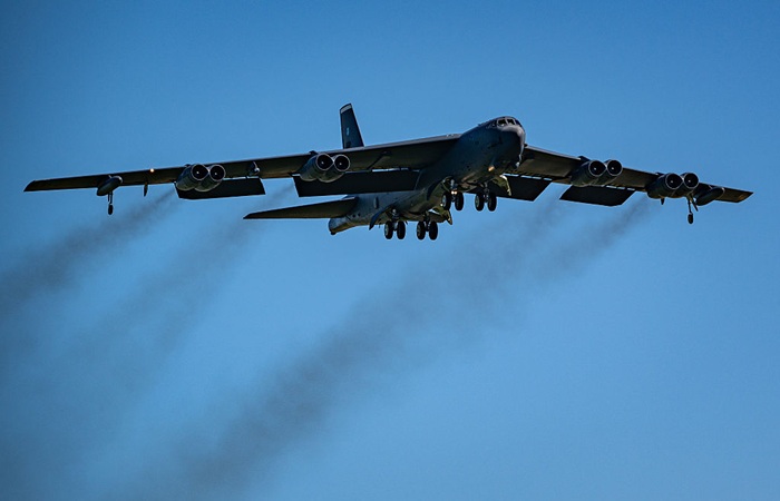 США использовали стратегические бомбардировщики B-52 для ударов по Ирану