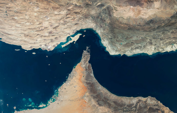 Иран заявил о полном контроле над Ормузским проливом