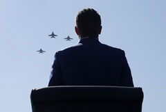 Хегсет заявил, что операция США против Ирана решительно продвигается