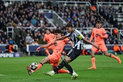 "Барселона" сыграла вничью с "Ньюкаслом" в первом матче 1/8 финала ЛЧ