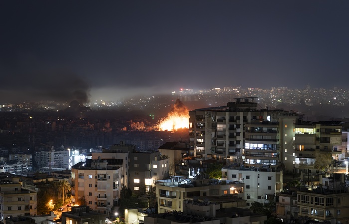 Израиль нанес удары по десяткам пусковых установок и объектам "Хезболлы"