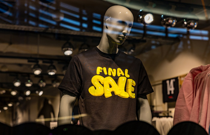 В московских ТЦ крупные ритейлеры продолжают закрывать магазины