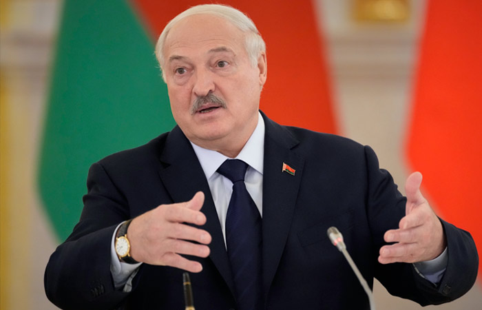 Лукашенко назвал основания для возможного применения "Орешника"