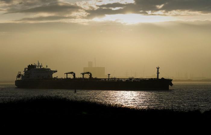 JPMorgan ждет падения мировых поставок нефти к концу следующей недели до 12 млн б/с