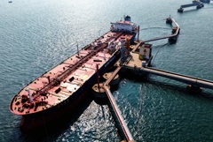 Штаты разрешили продажу российской нефти, загруженной на суда до 12 марта