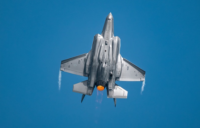 Эскадрилья истребителей F-35A ВВС США прибыла в Британию, откуда отправится на Ближний Восток