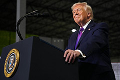 В Белом доме не исключили переноса визита Трампа в Китай