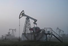 Brent подешевела до $107,32 за баррель