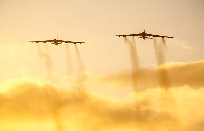 Пара стратегических бомбардировщиков США вылетела из Британии в направлении Ирана