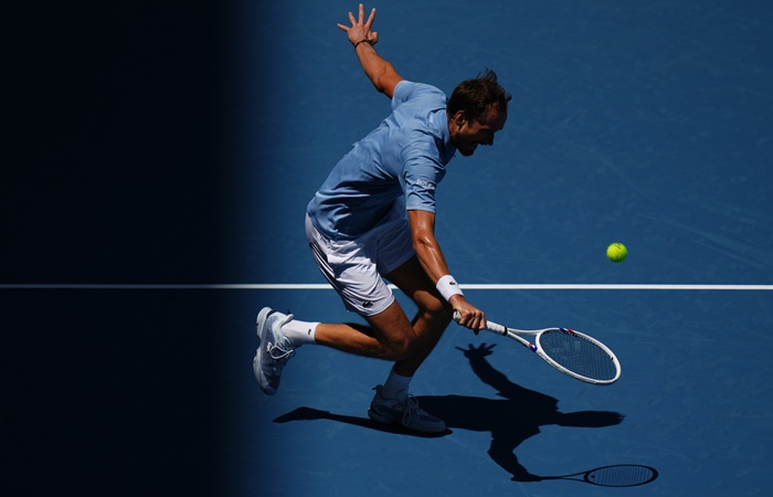 Медведев проиграл в третьем круге турнира Masters в Майами