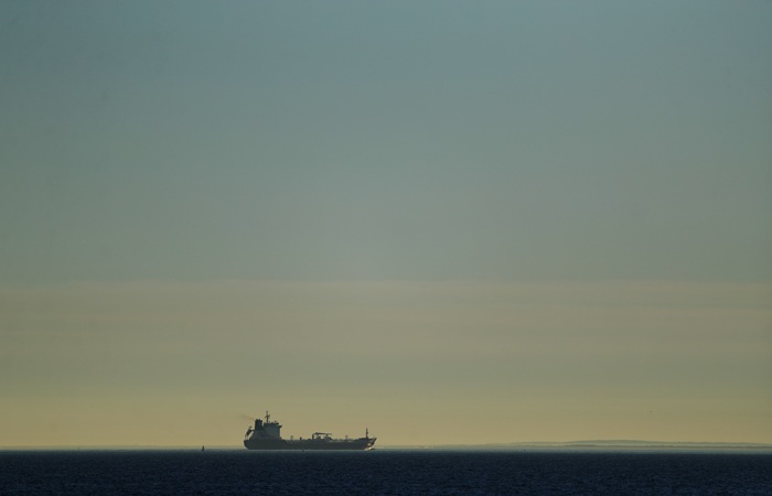 Британские военные будут задерживать находящиеся под санкциями суда в своих водах