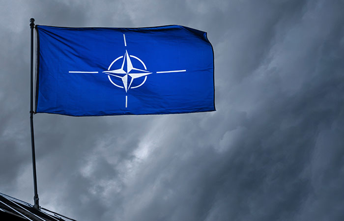 В НАТО заявили о продолжении поставок Украине наиболее важных военных грузов