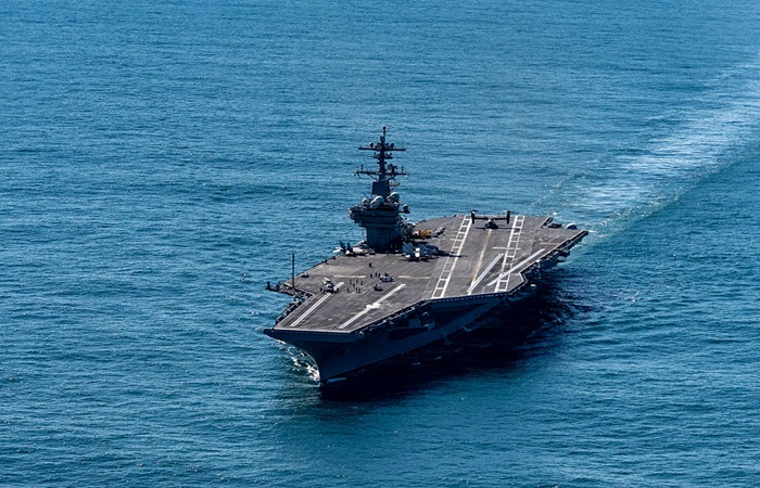 США отправляют третий авианосец на Ближний Восток
