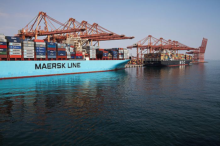 Работа порта в Омане приостановлена после удара беспилотника