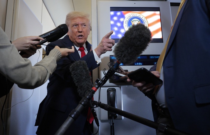 Трамп считает, что смена режима в Иране уже произошла